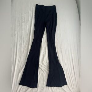 Black flair leggings